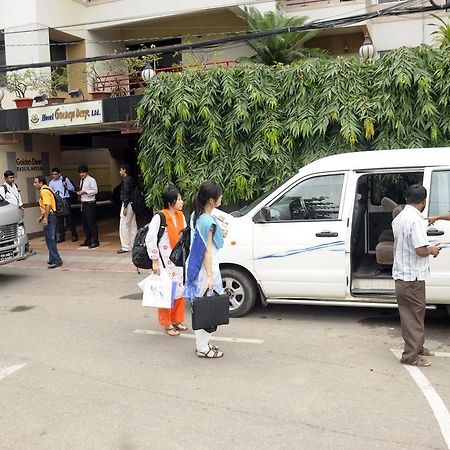 Hotel Golden Deer Dhaka Exterior photo