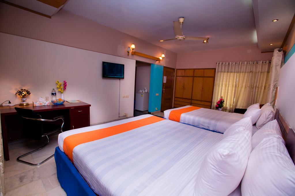 Hotel Golden Deer Dhaka Exterior photo