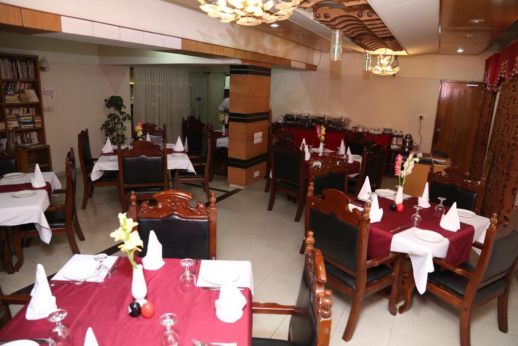 Hotel Golden Deer Dhaka Exterior photo