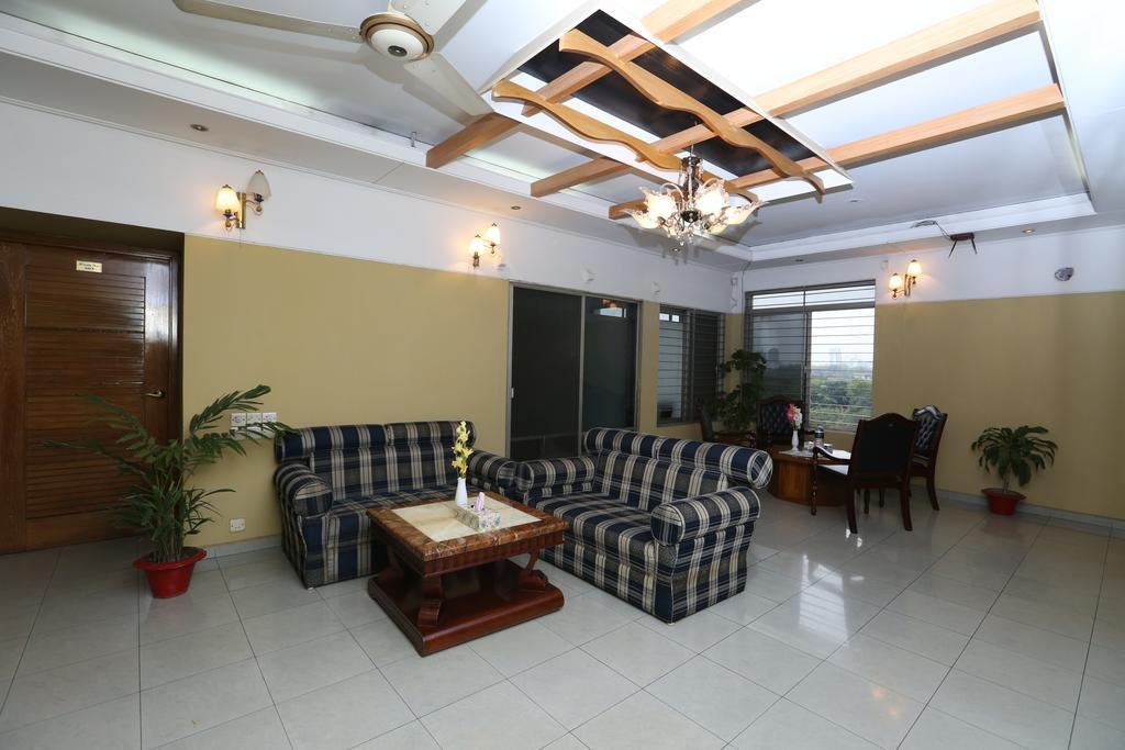 Hotel Golden Deer Dhaka Exterior photo