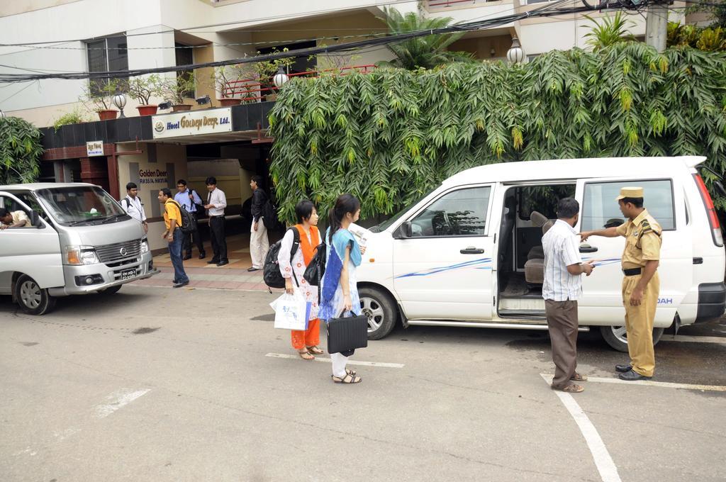 Hotel Golden Deer Dhaka Exterior photo