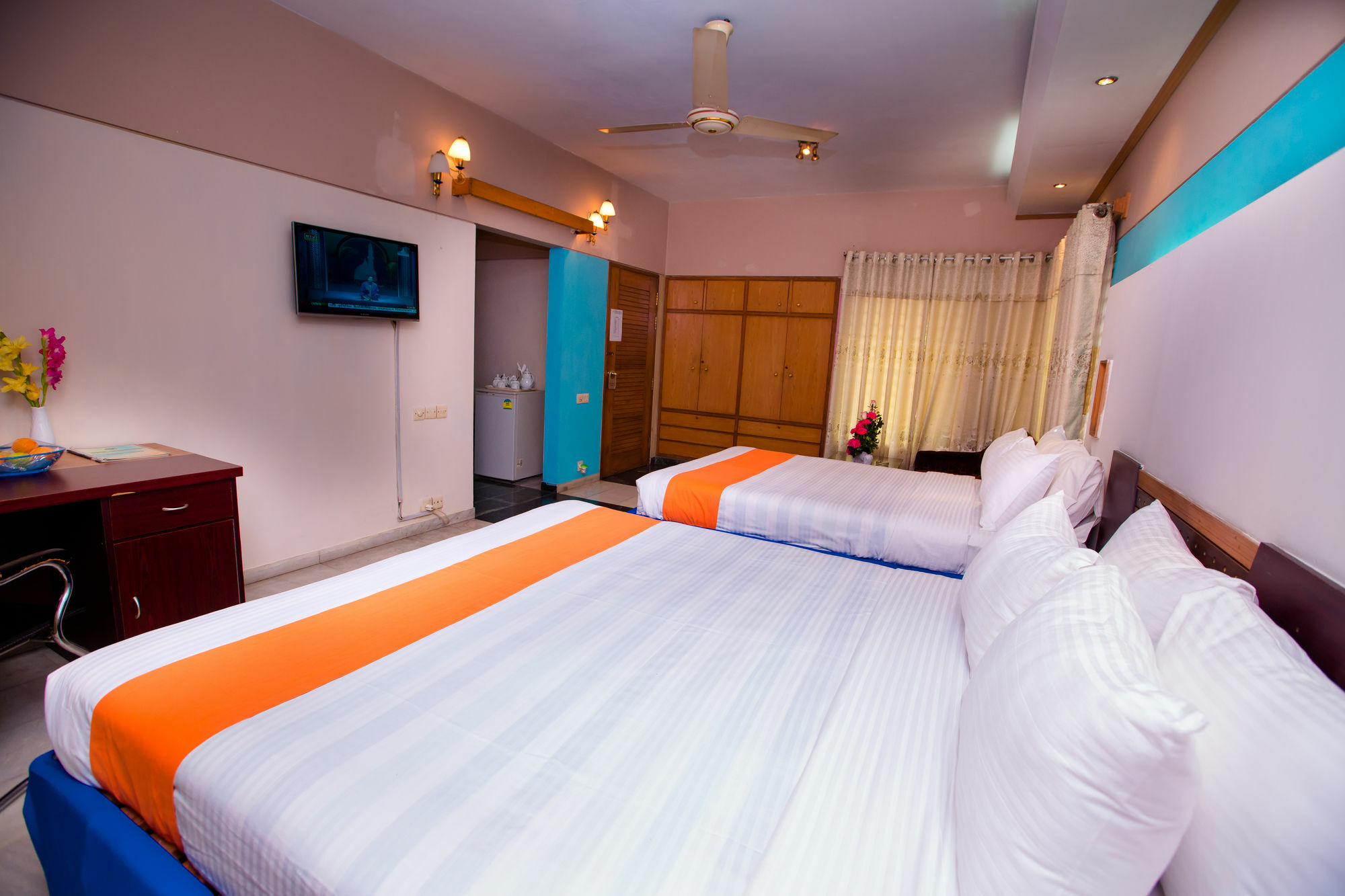 Hotel Golden Deer Dhaka Exterior photo